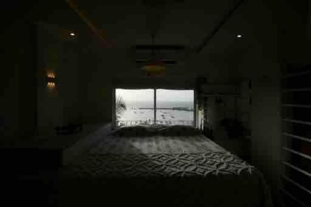 Apartment Top-floor Oceanfront Designer In Bandra Mumbai