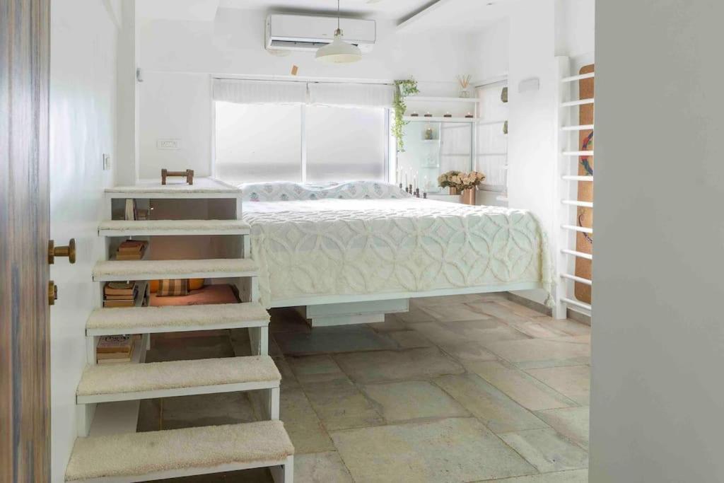 Top-floor Oceanfront Designer In Bandra Apartment