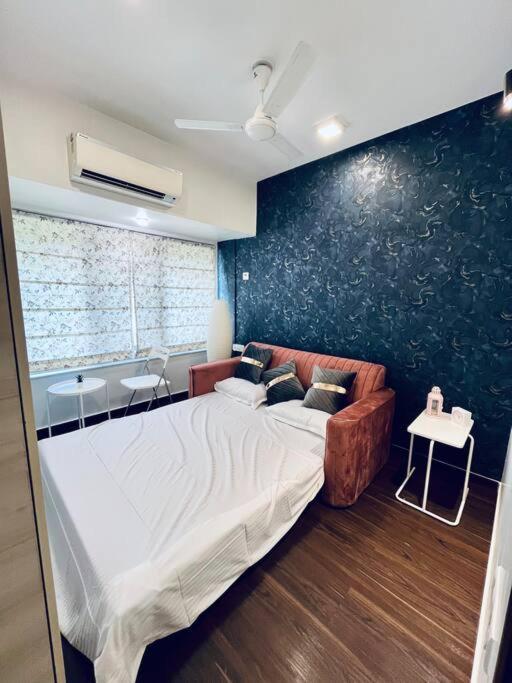 Apartment La France 4bhk Service *