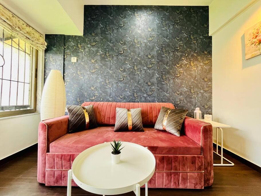 La France 4bhk Service *