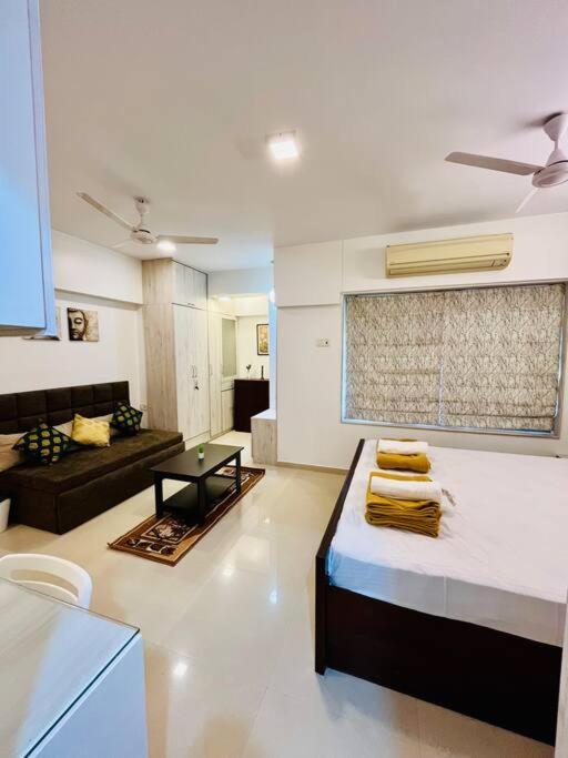 La France 4bhk Service * Mumbai