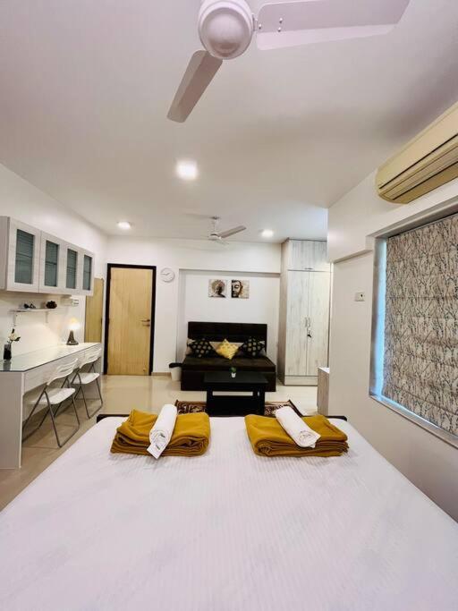 La France 4bhk Service * Mumbai