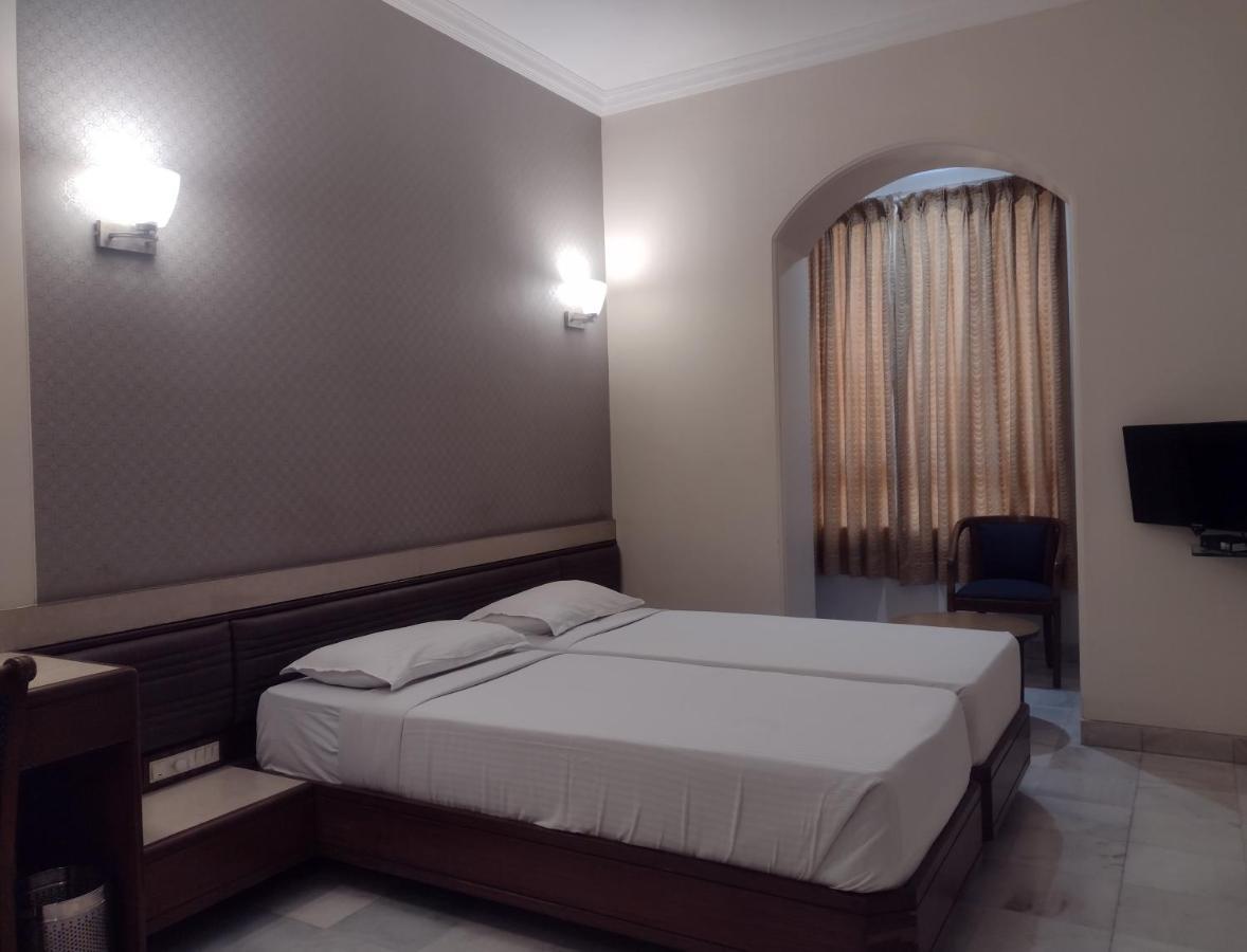 Hotel Ashray International, Sion - Near Bkc 2*