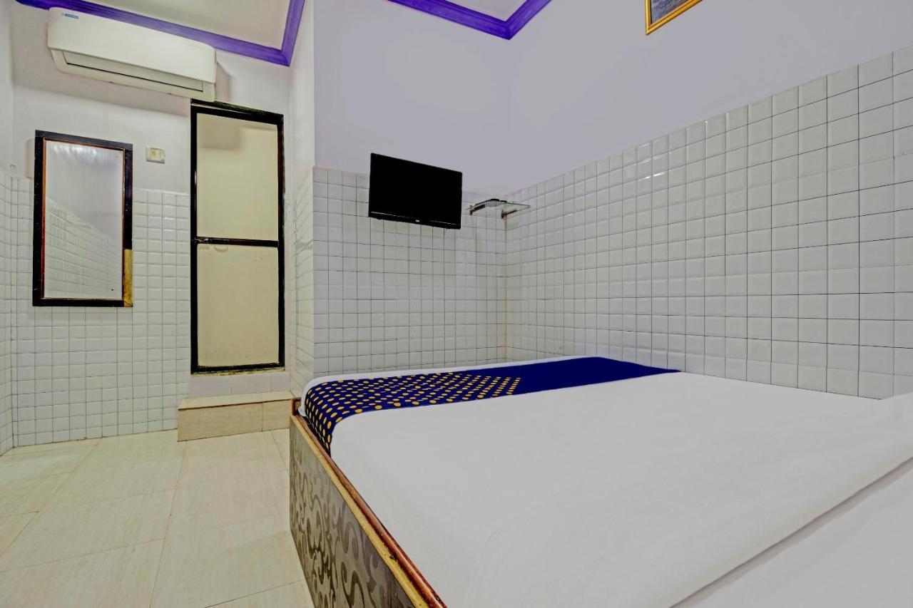 Hotel Spot On Grand Skylight Near Chhatrapati Shivaji International Airport 2*
