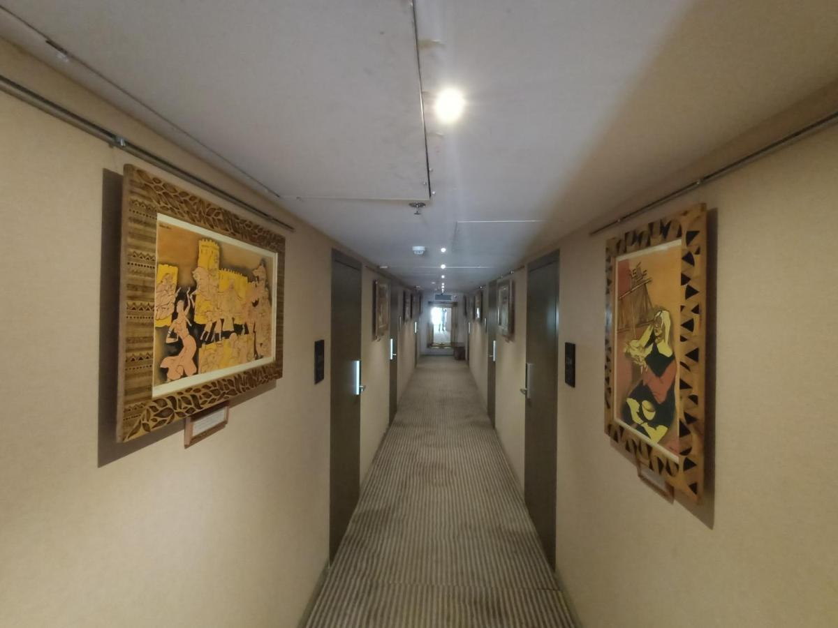 Highway Andheri East 3*