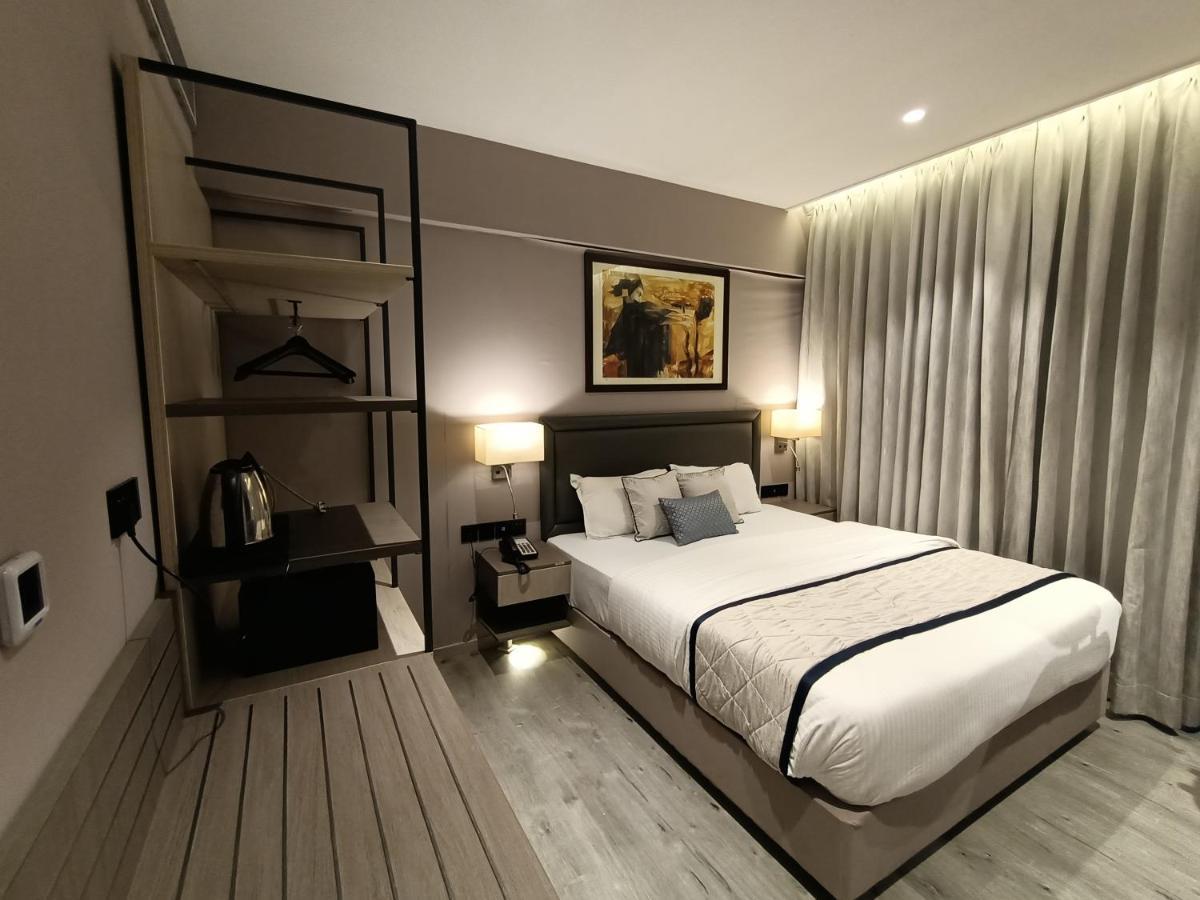 Hotel Highway Andheri East 3*