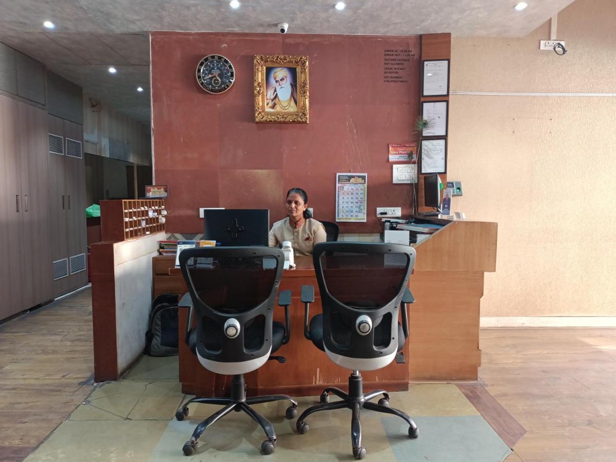 Hotel Highway Andheri East