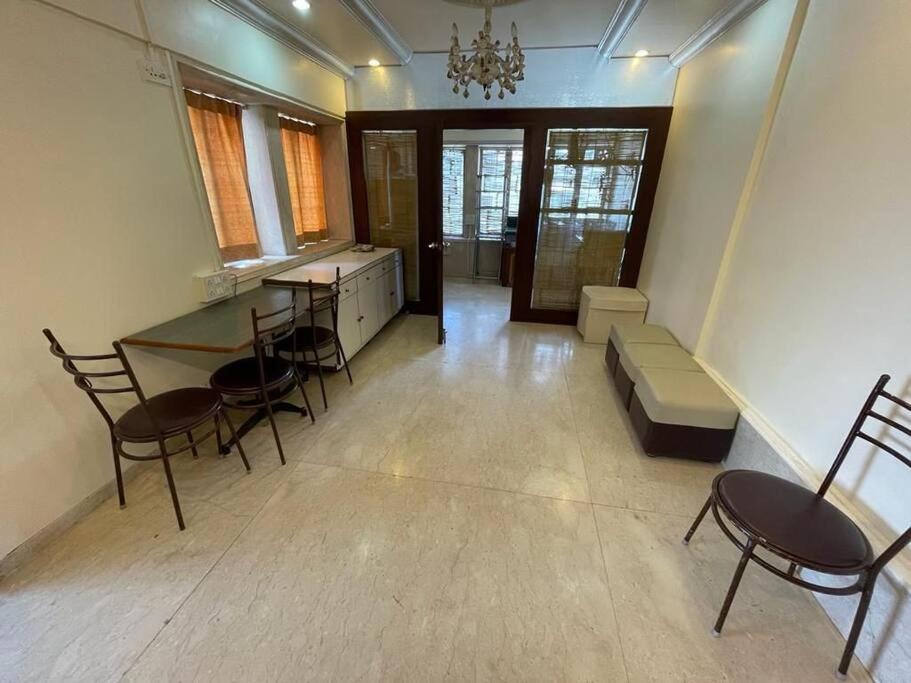 Apartment 1 Bhk In Santacruz West Mumbai