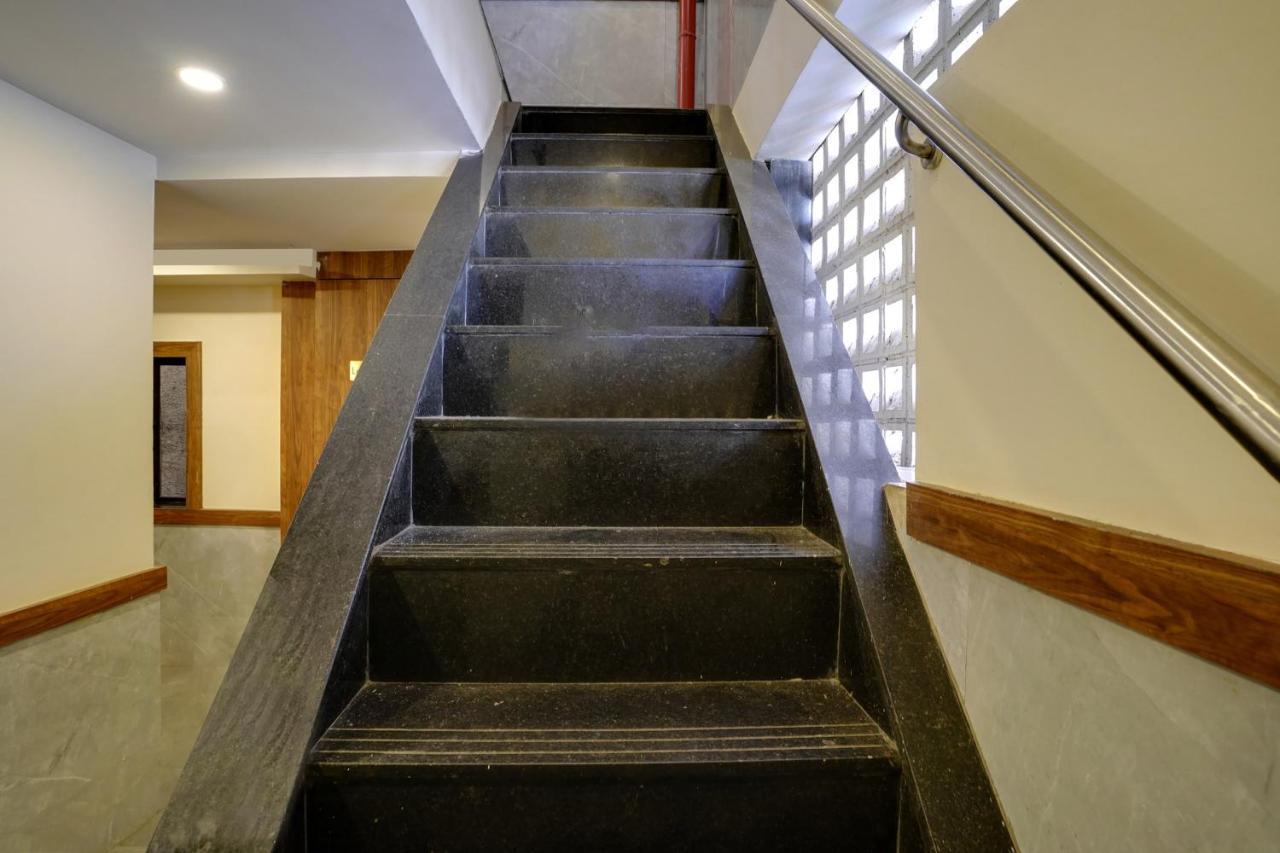 Capital O Elegant Hotel 3*