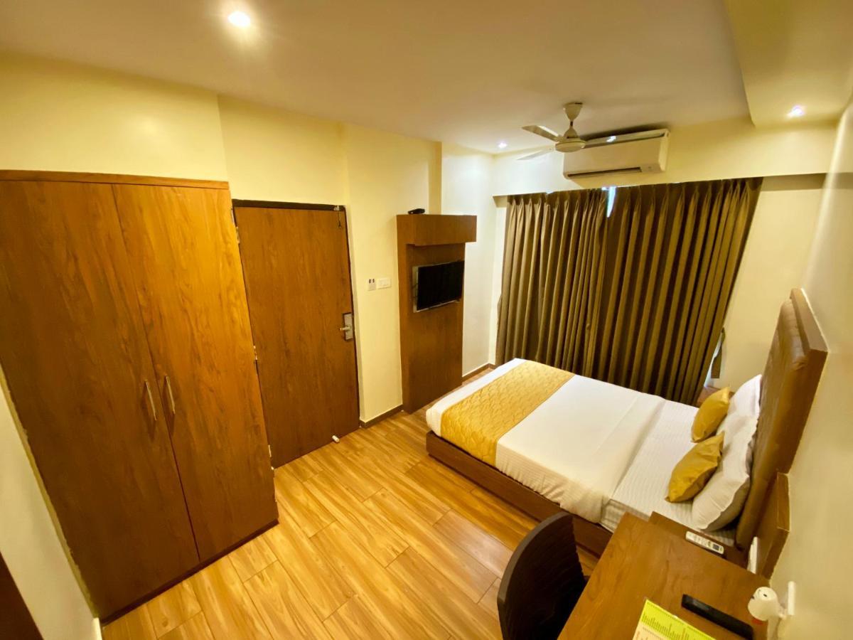 Pearl's Bkc Inn- Near Trade Centre, Visa Consulate Hotel Mumbai