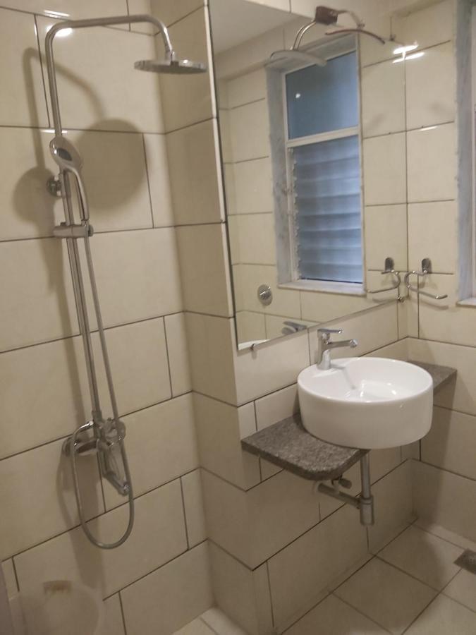 Bed & Breakfast Magna ,fitwala Road,prabhadevi West