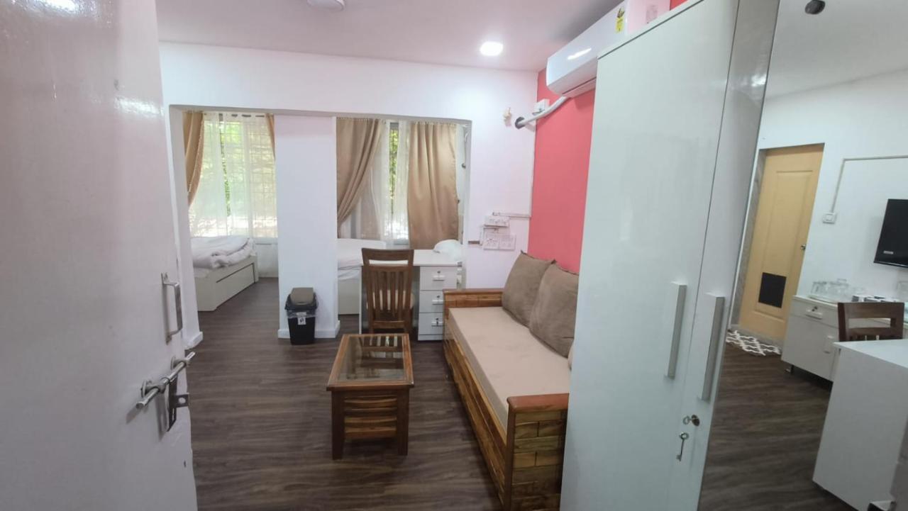 Spacious For 6 In Near Kokilaben Hospital, Andheri West Homestay
