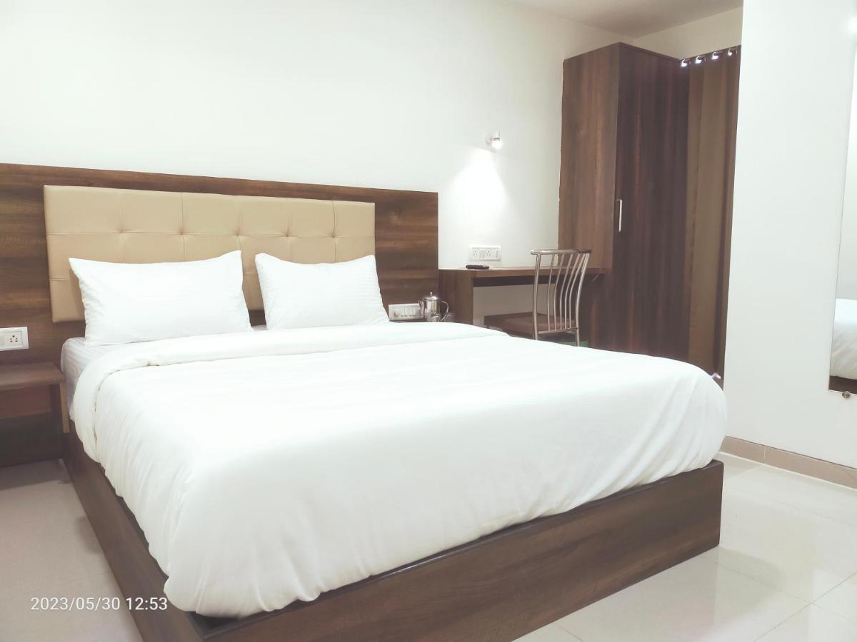 Precious Pearl Hotel Mumbai