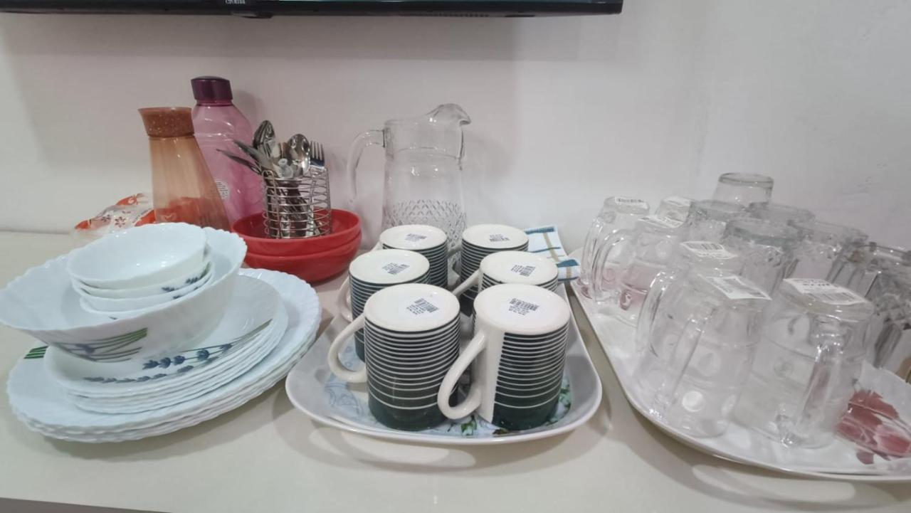 Spacious For 6 In Near Kokilaben Hospital, Andheri West * Mumbai