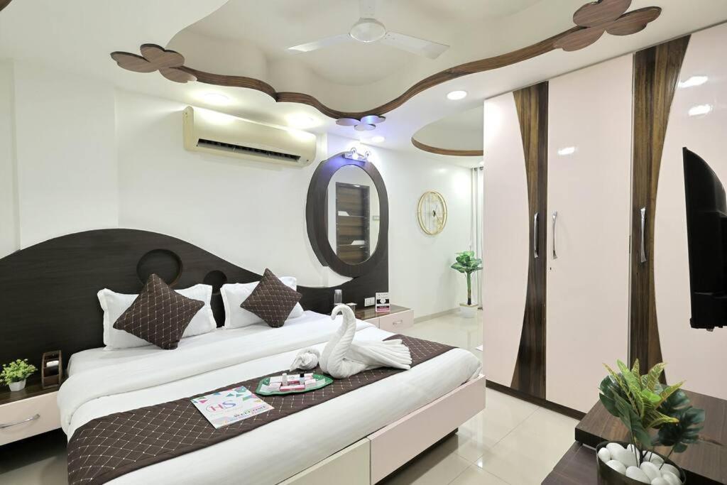 Borivali 4 Bedroom - Gagal Villa