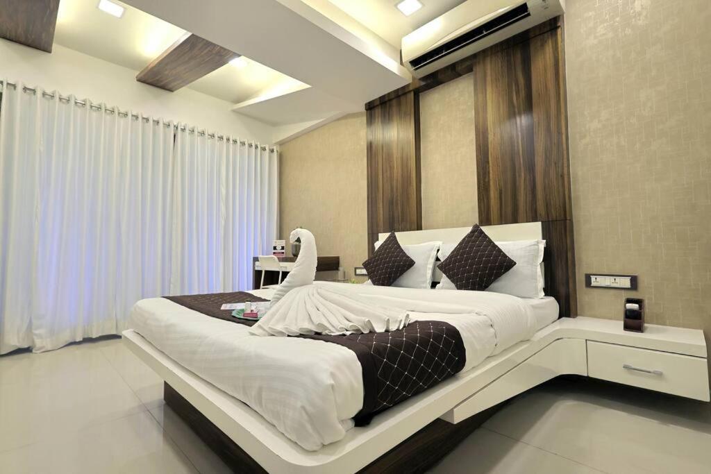 Borivali 4 Bedroom - Gagal Villa Mumbai