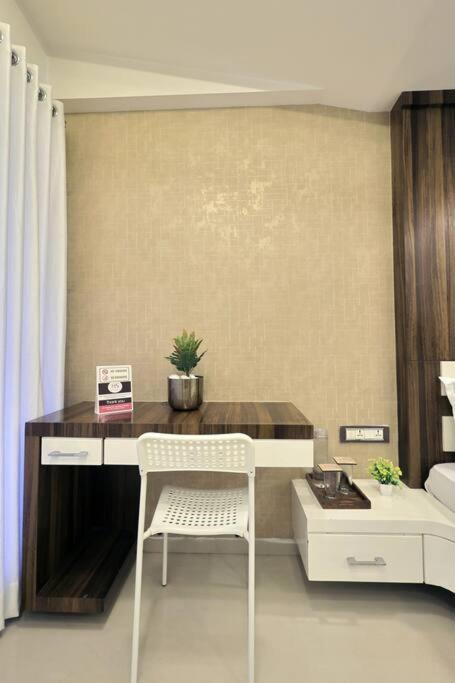 Borivali 4 Bedroom - Gagal Villa
