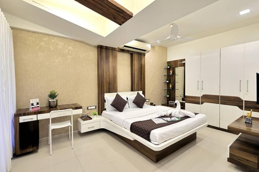Villa Borivali 4 Bedroom - Gagal Mumbai