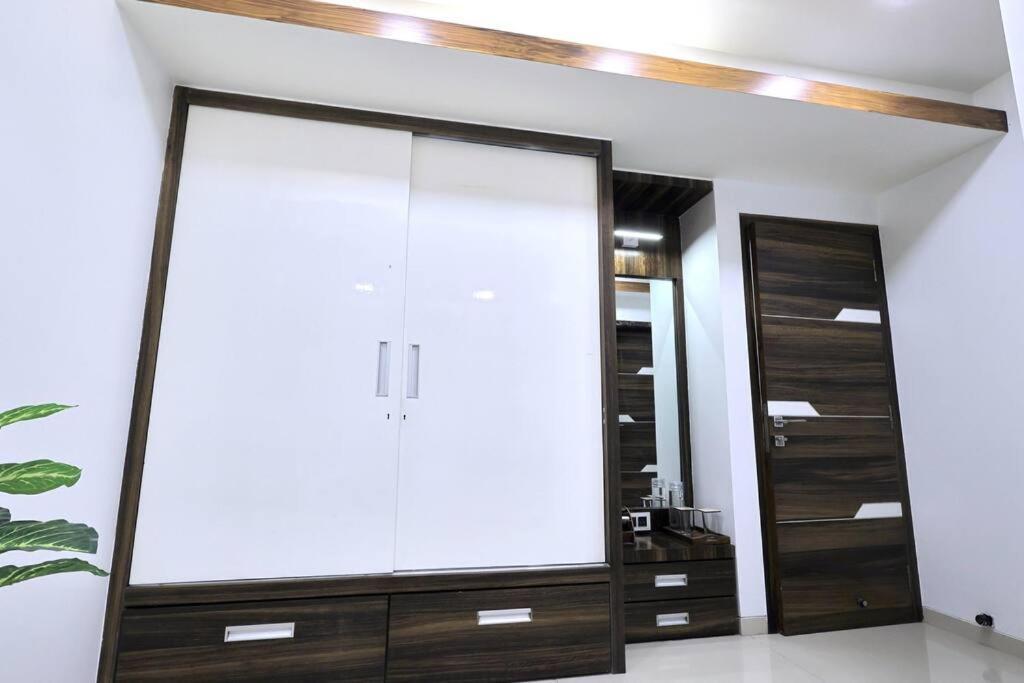 Villa Borivali 4 Bedroom - Gagal