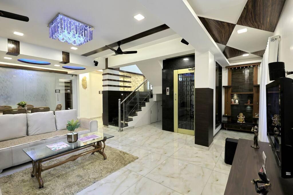 Borivali 4 Bedroom - Gagal Villa