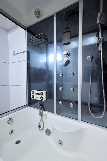 Borivali 4 Bedroom - Gagal * Mumbai