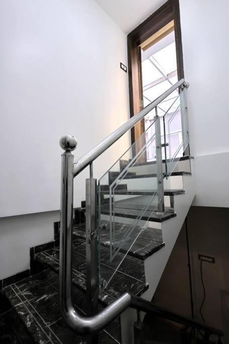 Borivali 4 Bedroom - Gagal Villa