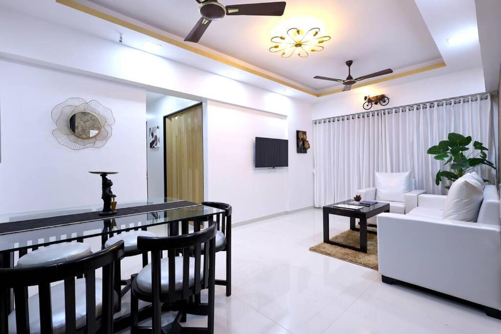 Iconic 3 Bedroom - Borivali East *
