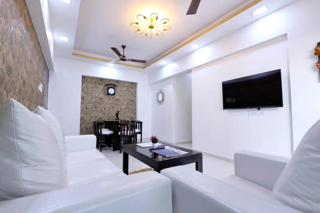 Iconic 3 Bedroom - Borivali East