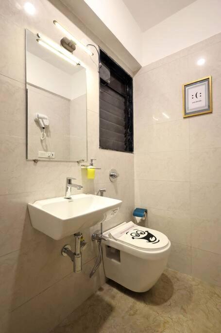 Iconic 3 Bedroom - Borivali East Mumbai