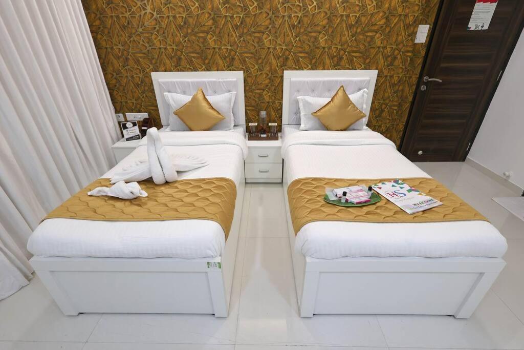 Iconic 3 Bedroom - Borivali East