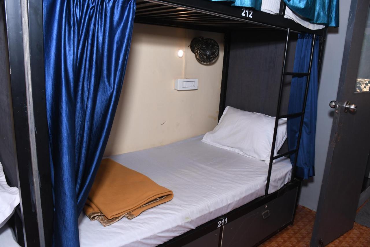Hostel Hangout For Male & Female Marol Mumbai