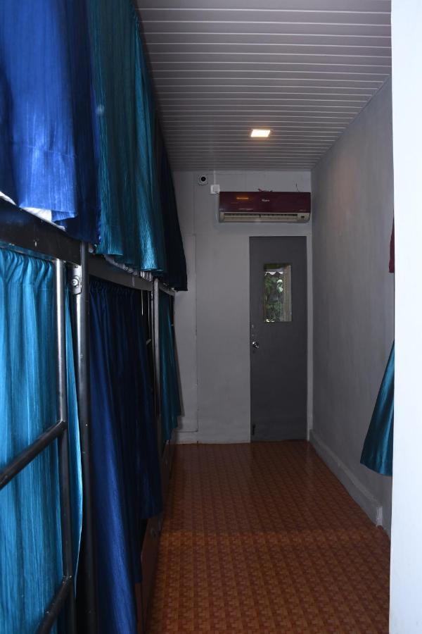 Hostel Hangout For Male & Female Marol