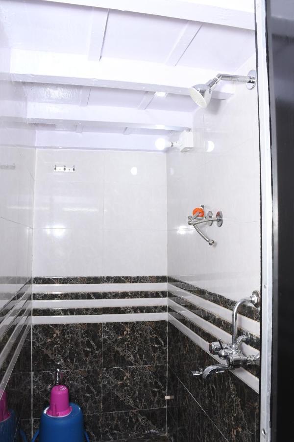 Hangout For Male & Female Marol Hostel Mumbai