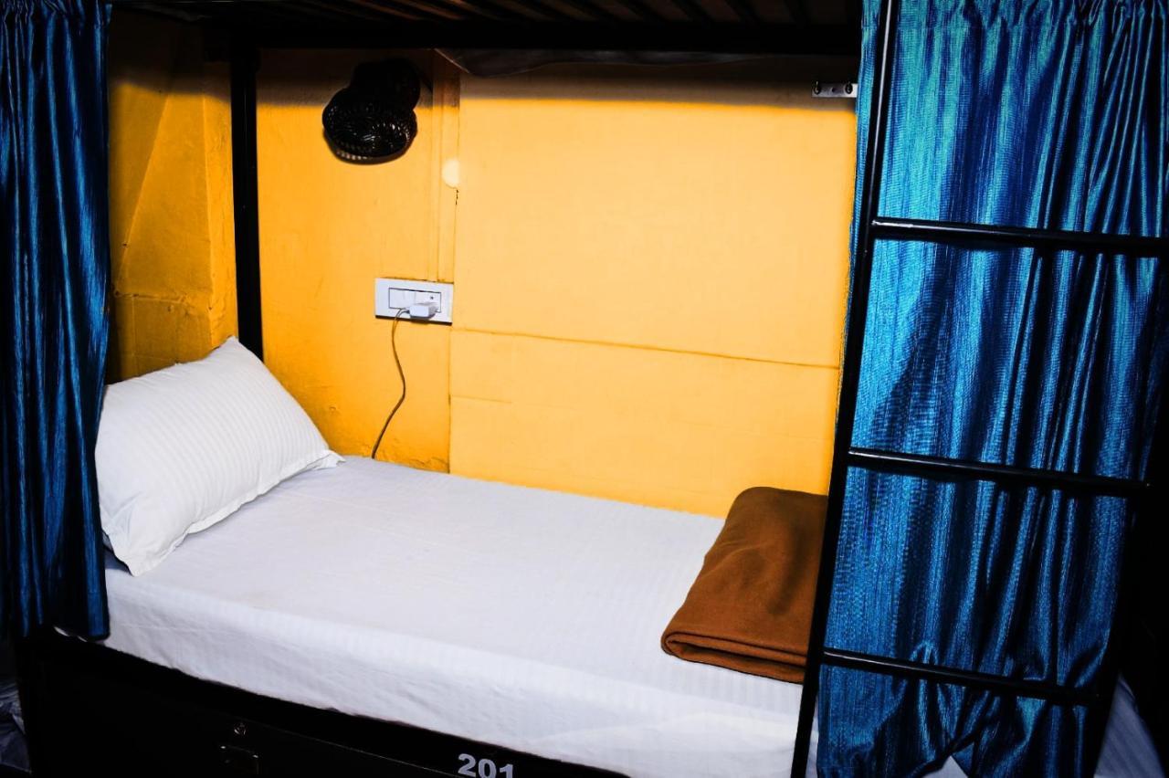 Hostel Hangout For Male & Female Marol Mumbai