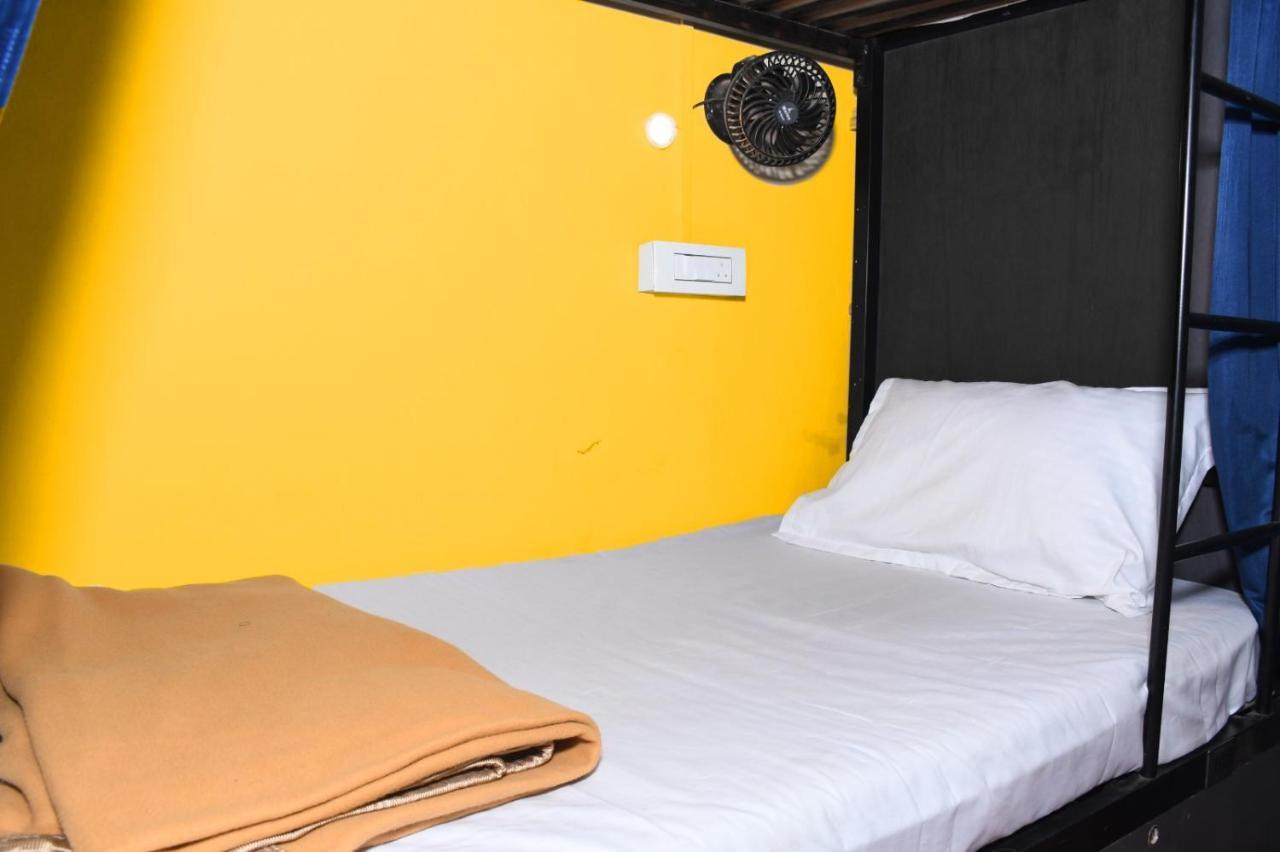 Hangout For Male & Female Marol Hostel Mumbai