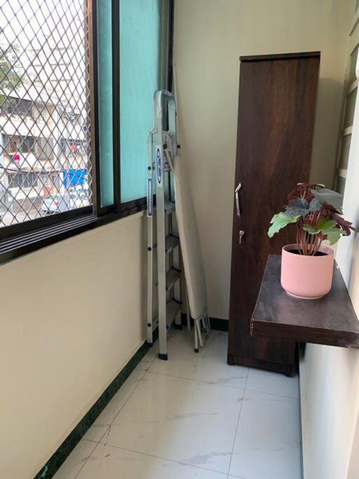Dominos 1 Bhk Apartment, Near Carter Road By Connket Homes Apartment
