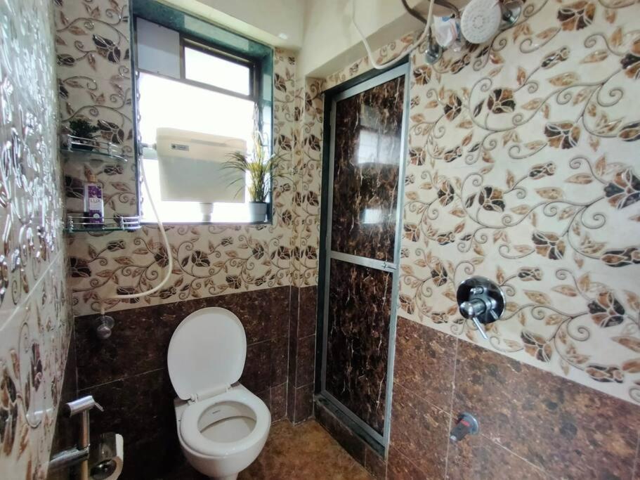Apartment 7 - Studio Velankanni Heights, Behaind Nanavati Hospital, Vile Parle By Connekt Homes *