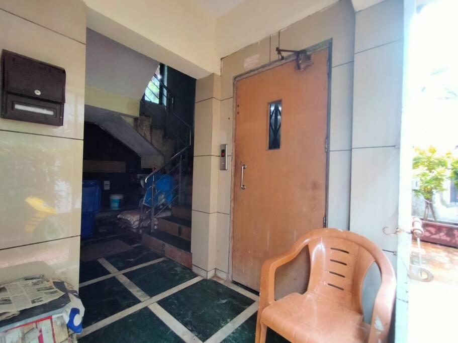 7 - Studio Velankanni Heights, Behaind Nanavati Hospital, Vile Parle By Connekt Homes Apartment *