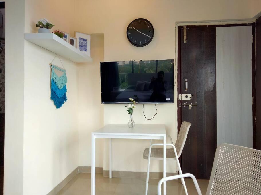 7 - Studio Velankanni Heights, Behaind Nanavati Hospital, Vile Parle By Connekt Homes * Mumbai