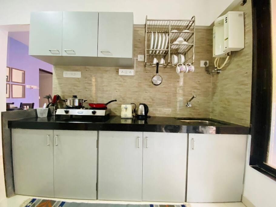 Pali Carters Building 102, 20th Road, Khar West By Connekt Homes *