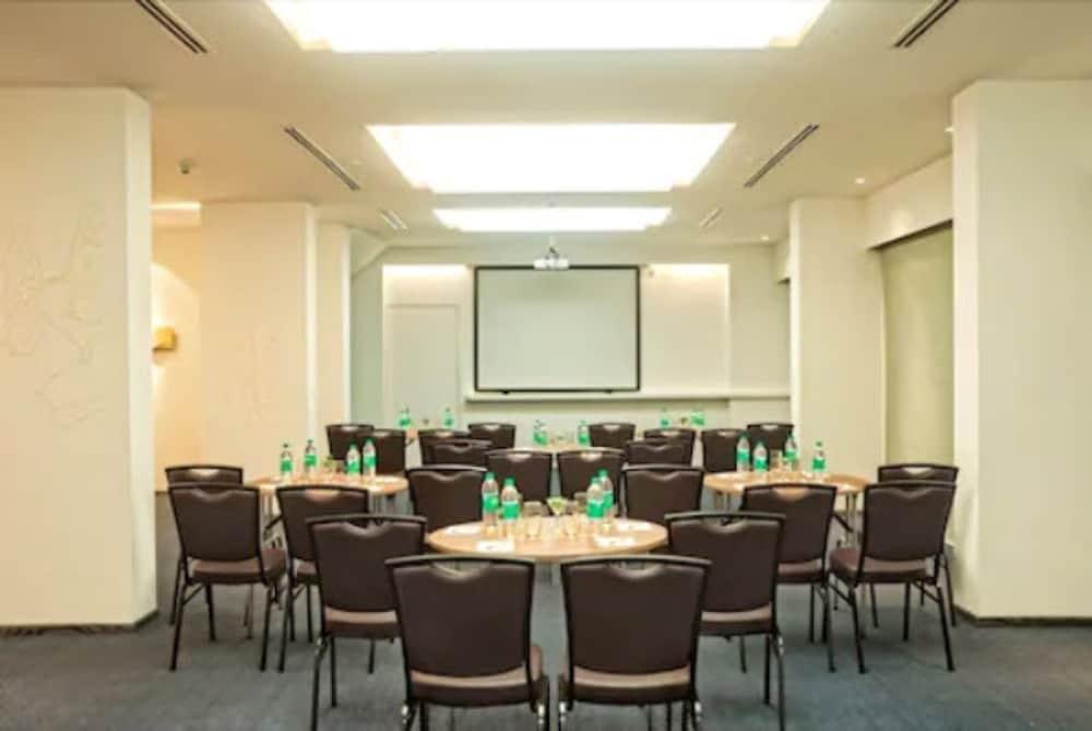 Kohinoor Elite Near Bkc 3* Mumbai