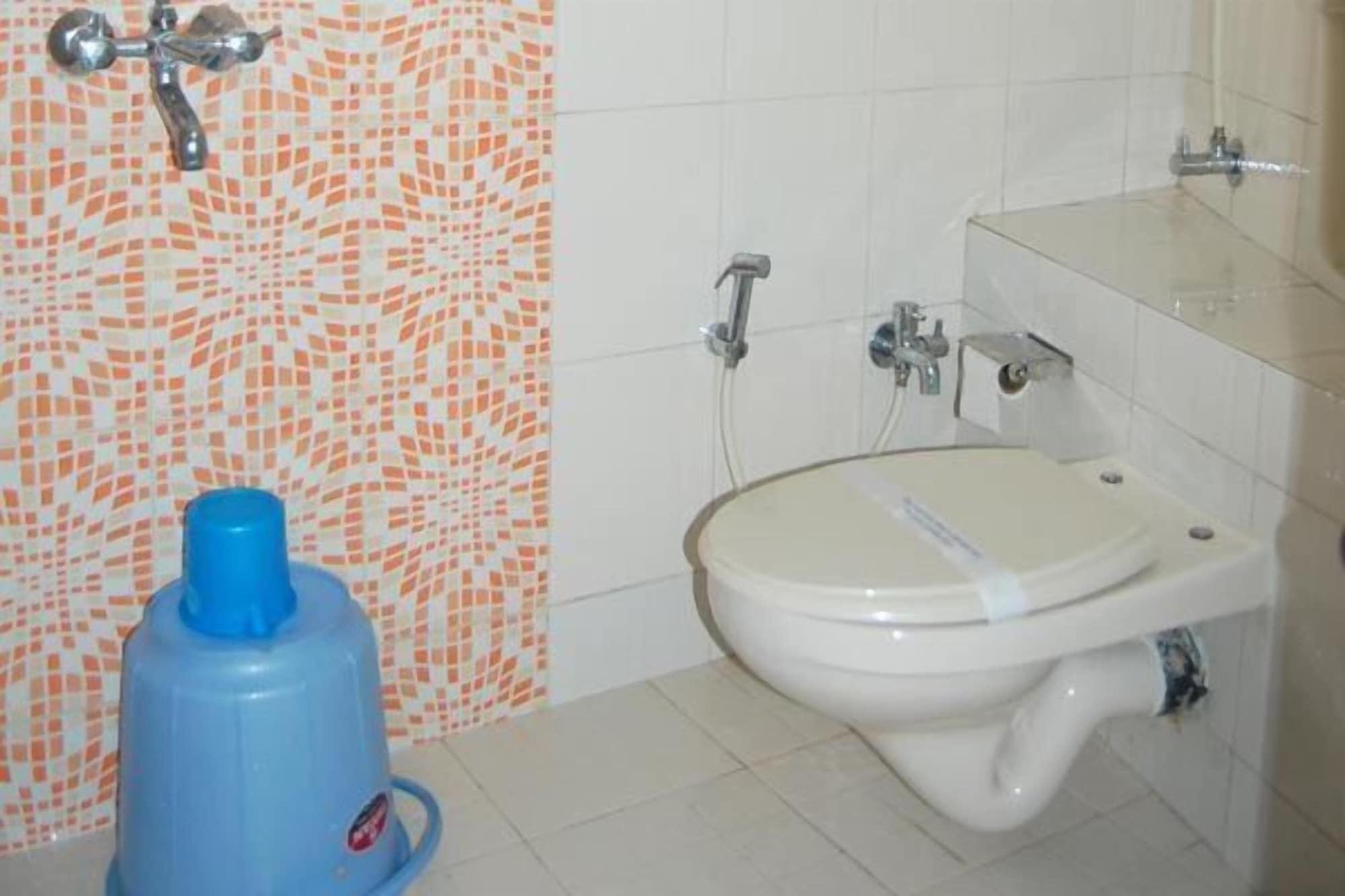 Hotel Oyo 8311 Galaxy Residency