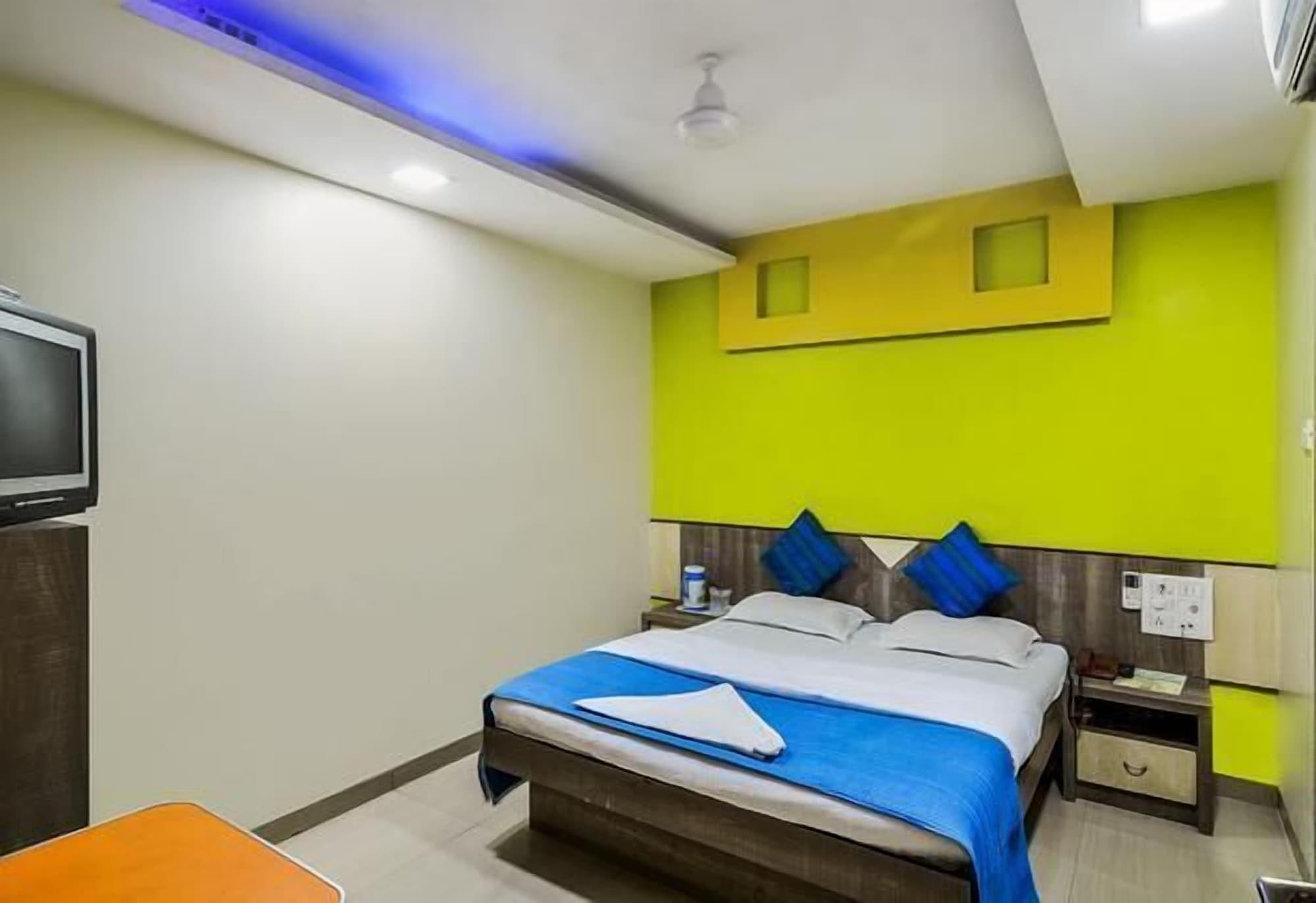 Oyo 8311 Galaxy Residency Hotel