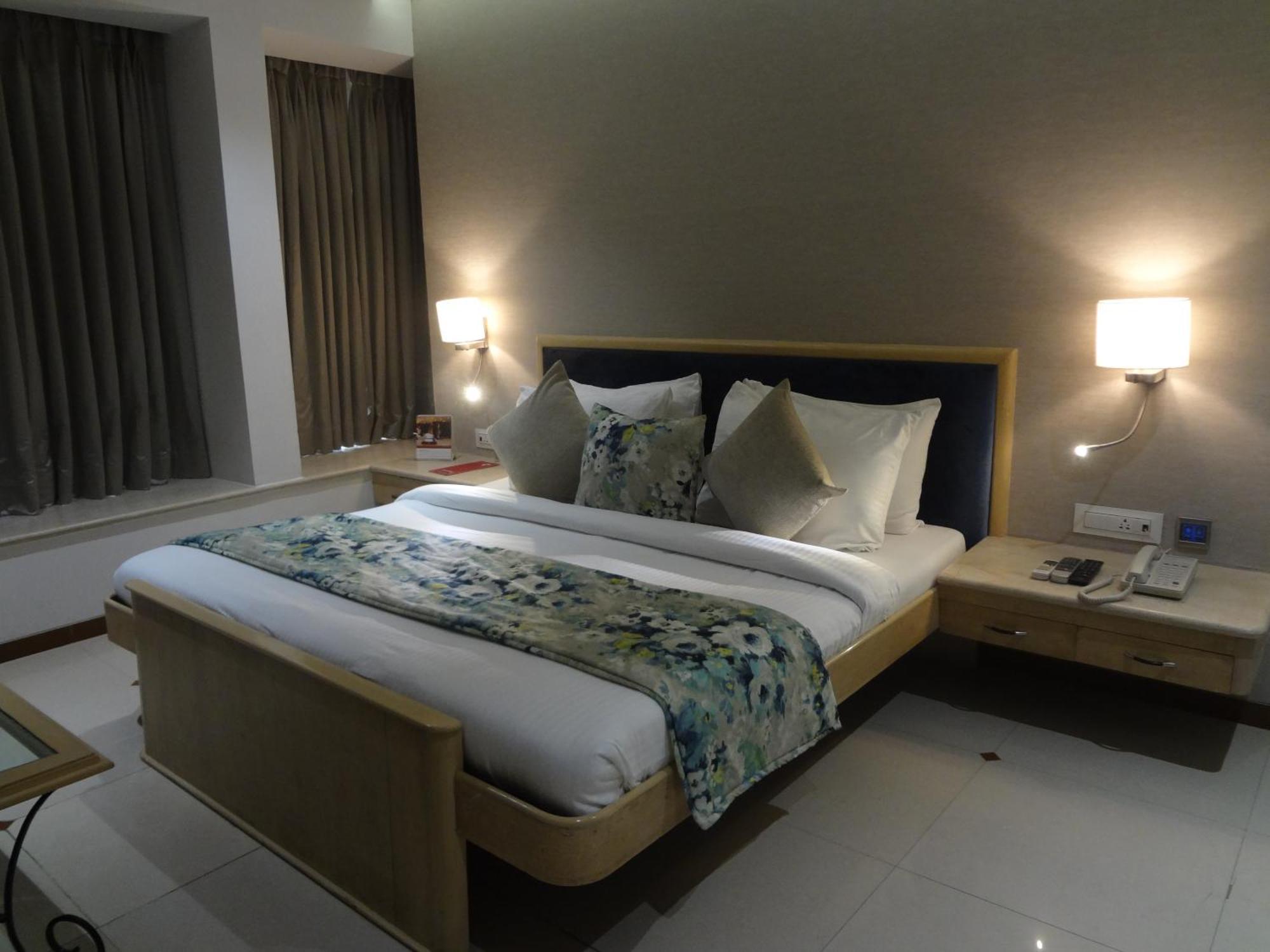 Suncity Apollo - Gateway Of India Mumbai