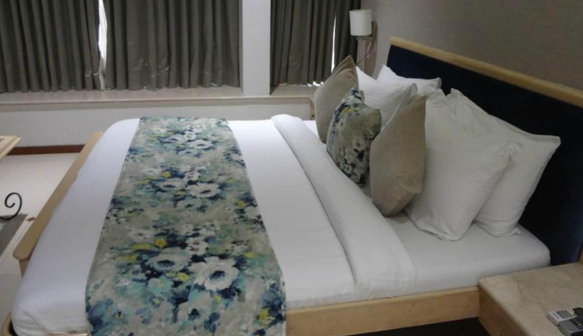 Suncity Apollo - Gateway Of India 3*