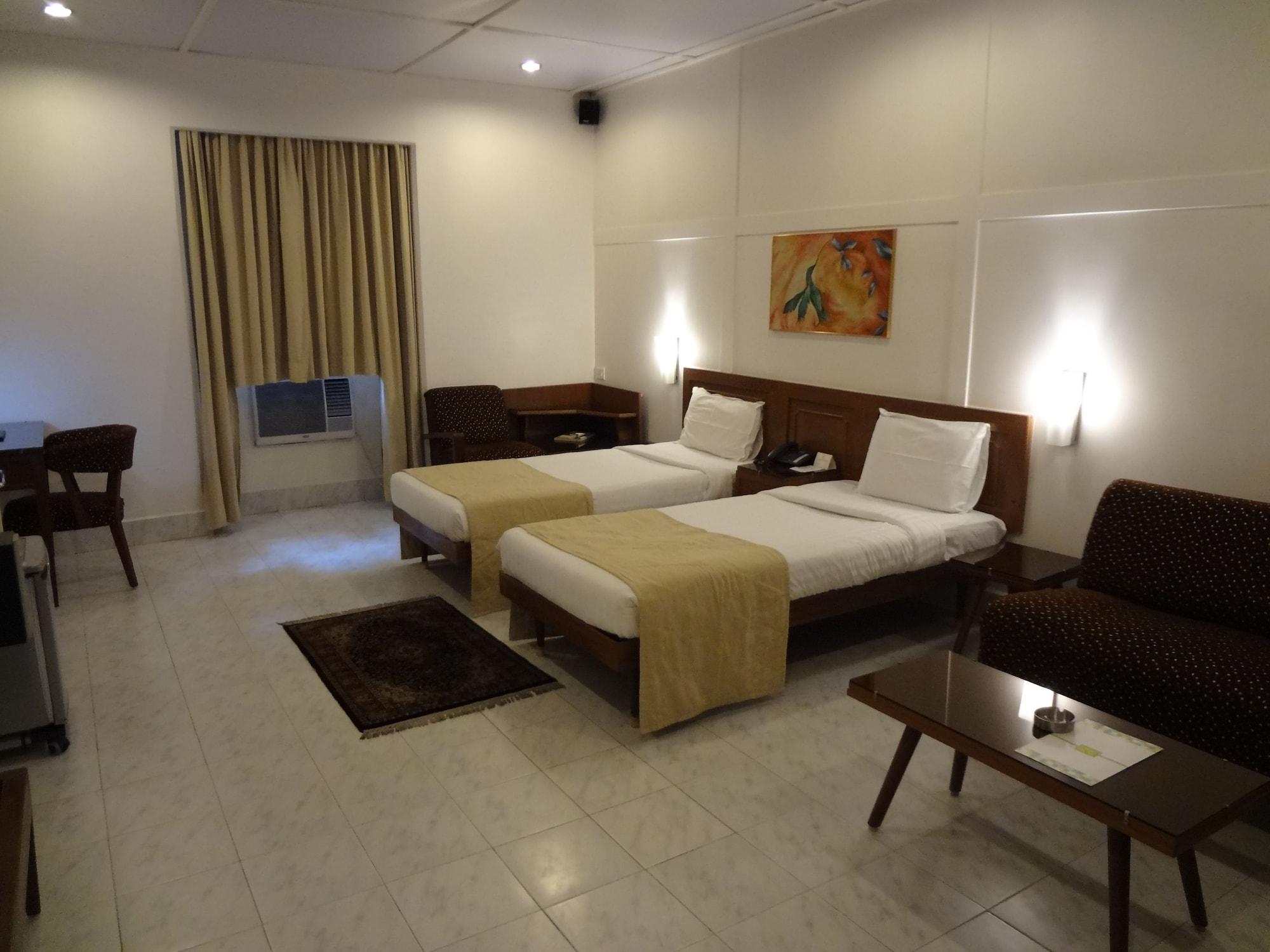 Grand - Ballard Estate, Hotel