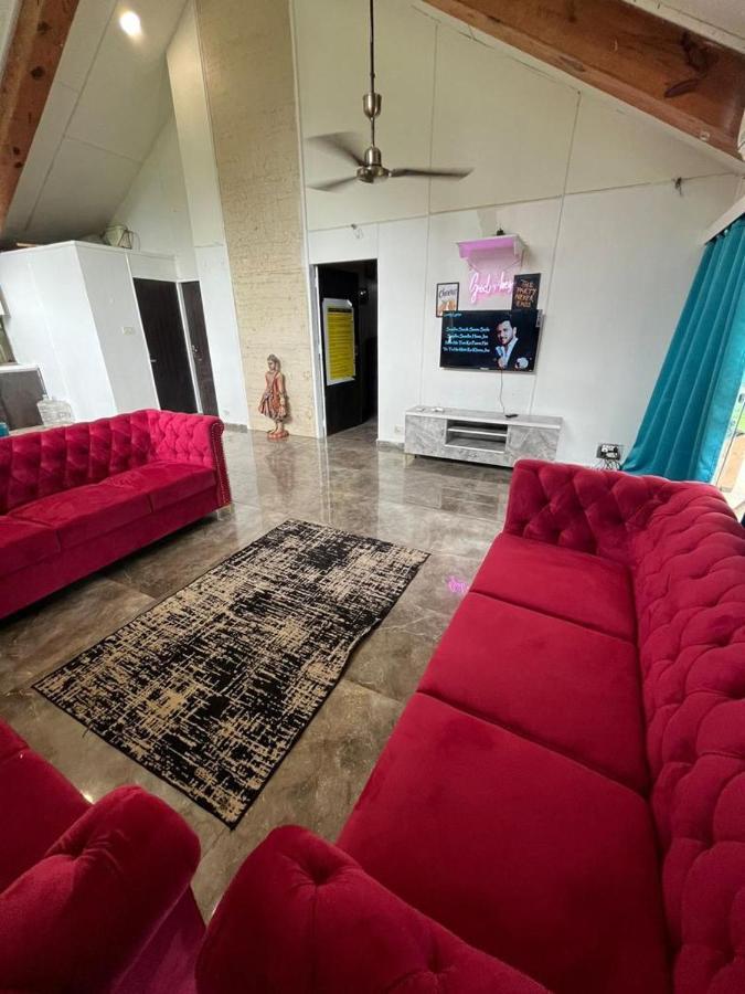 White House Goregaon Guest house *