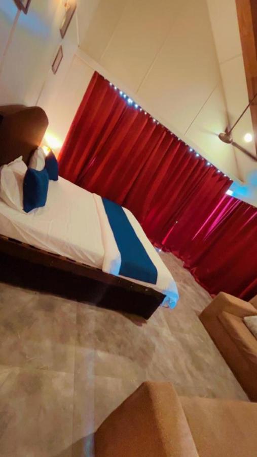 White House Goregaon Guest house *
