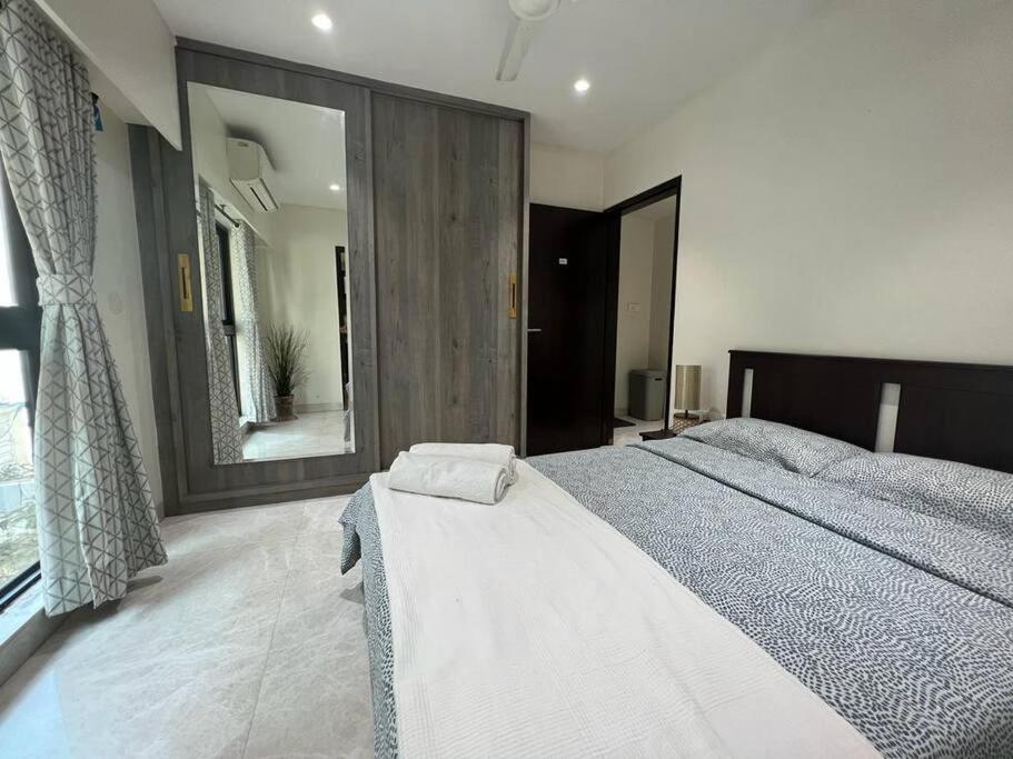 Kakad Classic 360, 16th Rd, Pali Village, Khar West By Connekt Homes
