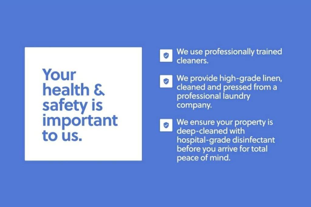 Mon Desire 1, Perry Cross Rd, Bandra West By Connekt Homes Apartment